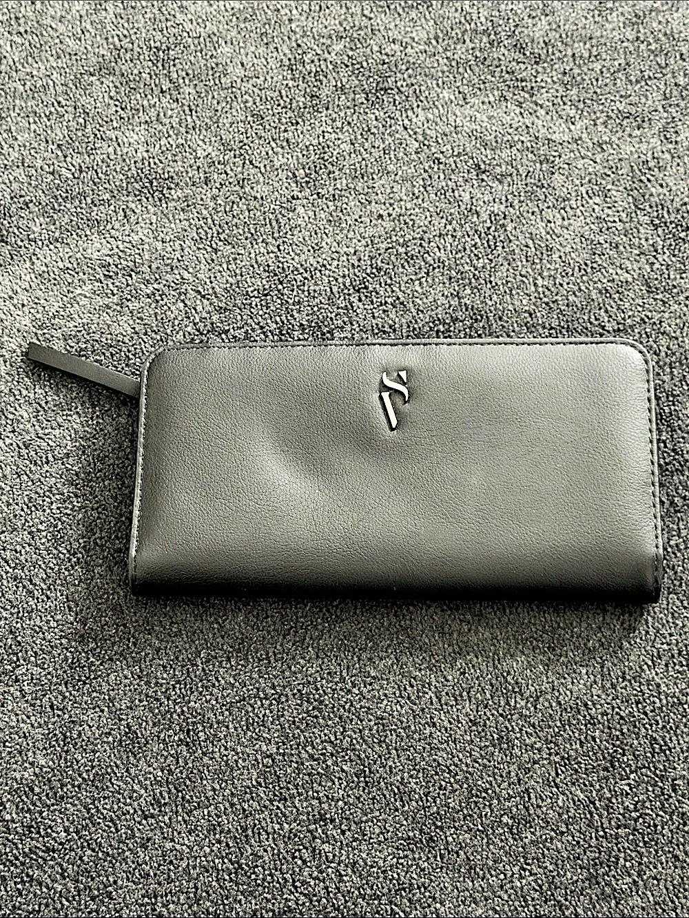 Simply Vera Wang Signature Wallet Gray Wristlet